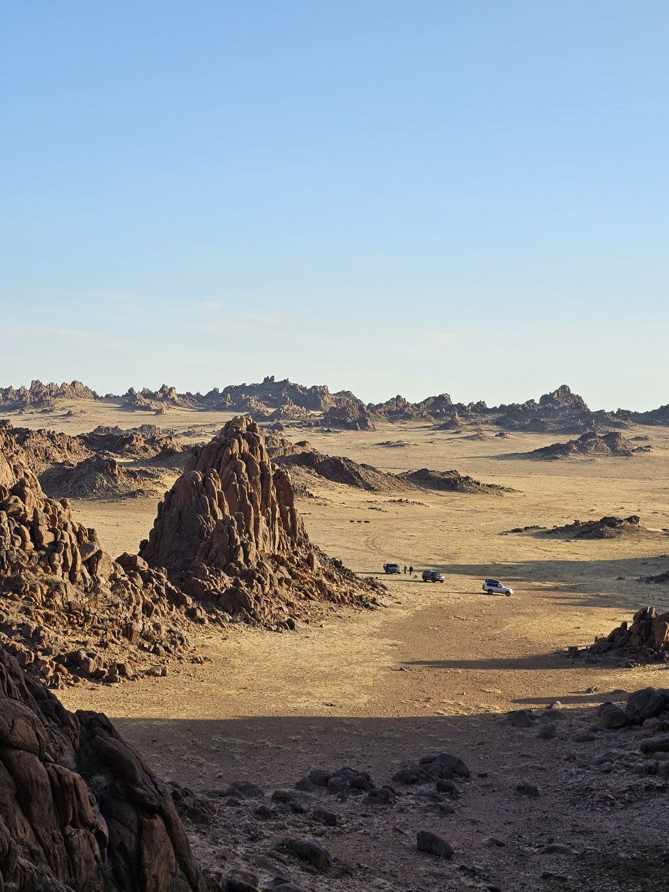 Бескрайние степи Монголии и традиционные юрты